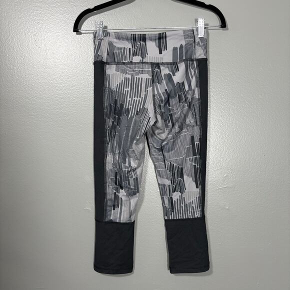 Brooks Women's Greenlight Tight Black/Gray Patterned Capris - XS - Activewear - Picture 8 of 8